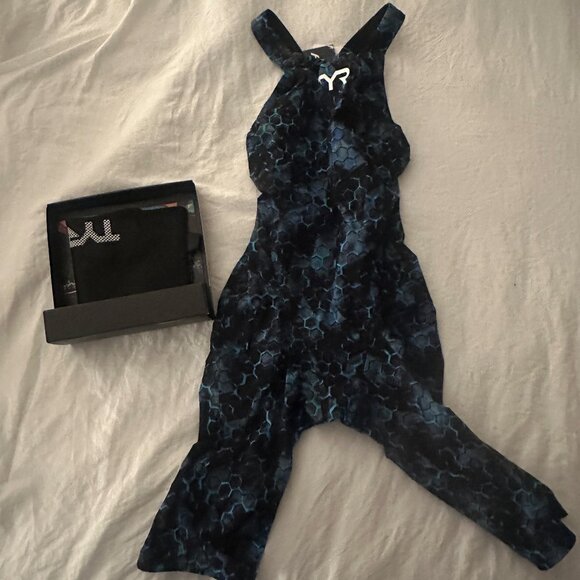 TYR Women's Avictor Open-Back Kneeskin - Picture 4 of 5